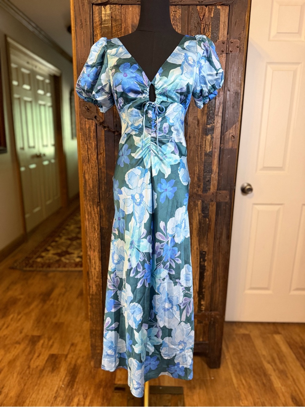 Hello Molly NWT Blue Green Floral Maxi Dress Size S 4 Puff Sleeve Cutout floral